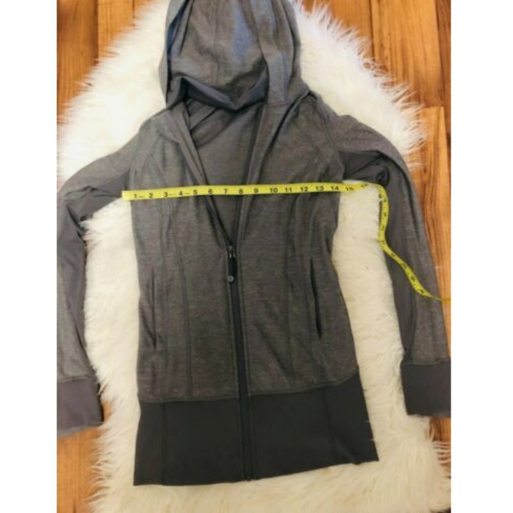 Lululemon Define Jacket Pattern Gray Euc Size 4 - image 2